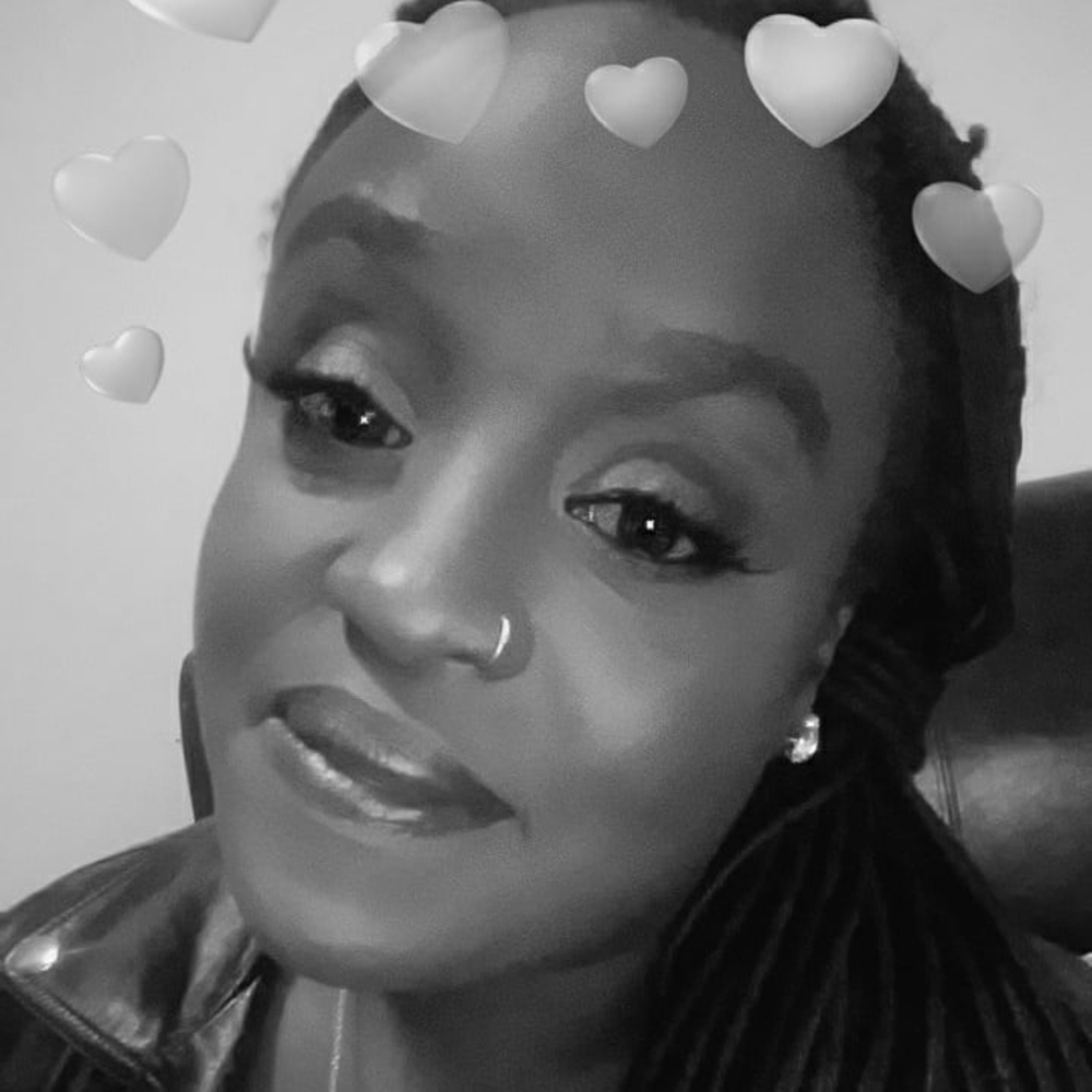 Meet your Posher, Ebony